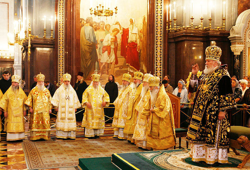 Патриаршее служение в праздник Всех святых, в земле Российской просиявших